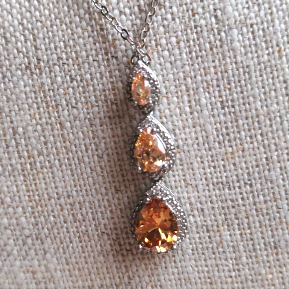 New Golden Sparkling necklace. Silver 18"+ 2" chain. Dainty articulated pendant.